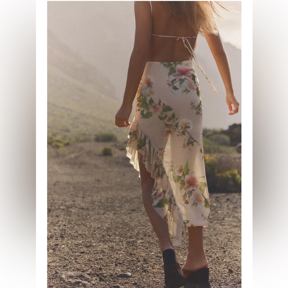 Zara Floral Cream Dress - Picture 3 of 8